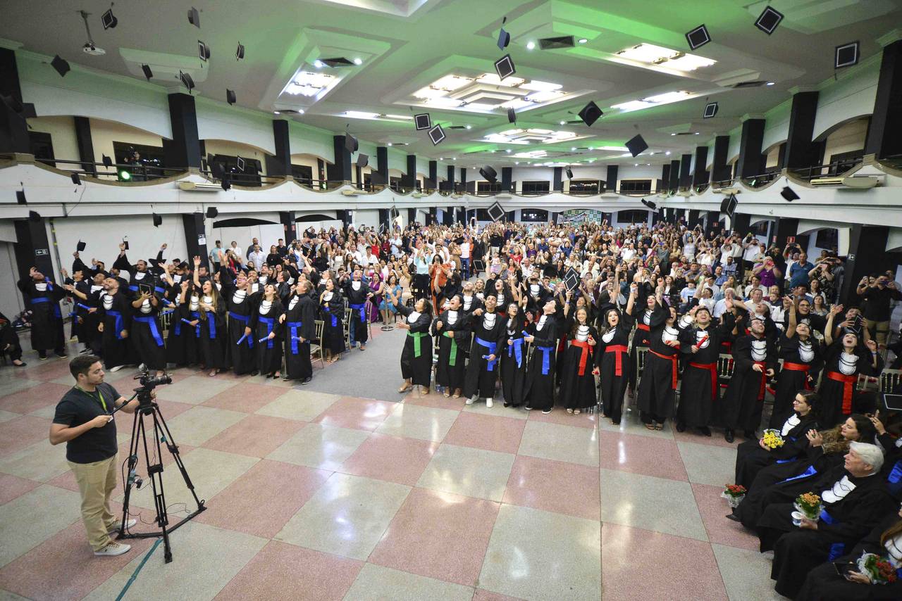 Dia 01 de Agosto de 2024 - Colação de Grau de cursos da Faculdade de Ciências Humanas e Sociais Aplicadas