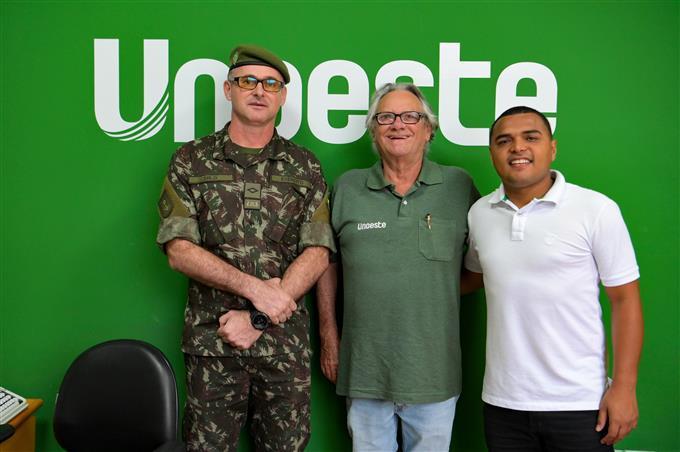 Unoeste recebe visita do Tiro de Guerra de Prudente