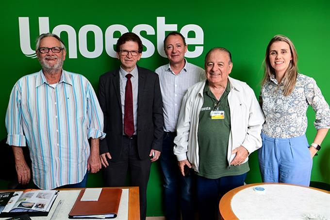 Notícia: Promotor visita Unoeste e discute avanços à saúde
