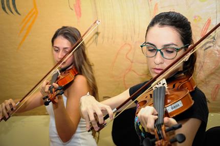 Aprenda tocar violino gratuitamente em projeto