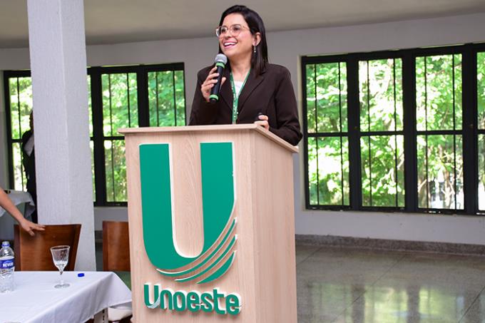 Professora da Unoeste e presidente do CMI, Larissa Sapucaia Esteves