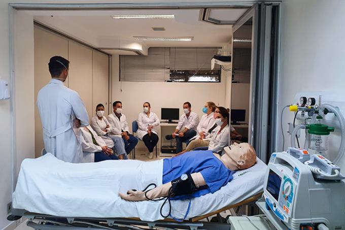 Pós habilita médicos para atuação em urgência e emergência