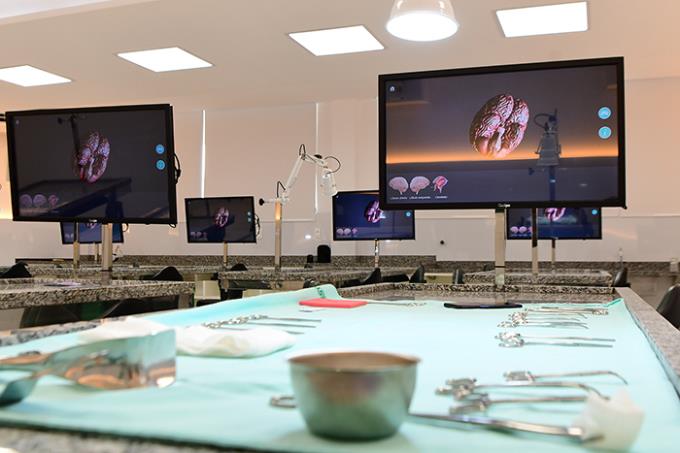 Novo laboratório Anatomy Room 4D é um dos laboratórios que diferenciam a estrutura da Faculdade de Medicina da Unoeste 
