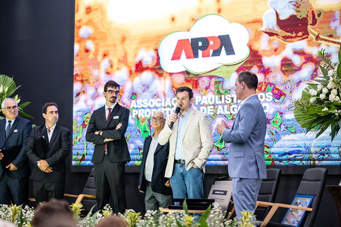 Prêmio por competência e mérito enaltece a Agronomia Unoeste