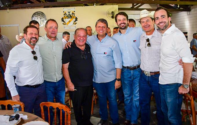 Celmir, Dr. Creste, Ismael, Tarcísio, Piai, Thiago e deputado Lucas Bove