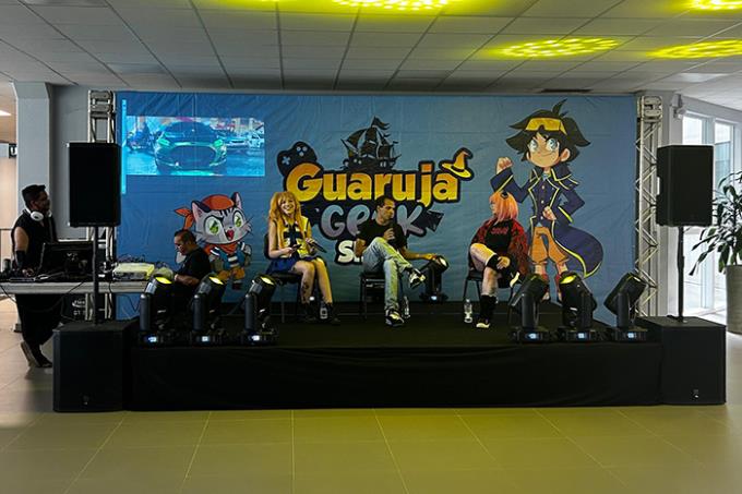 Guarujá Geek reúne fãs da cultura pop em dia de diversão