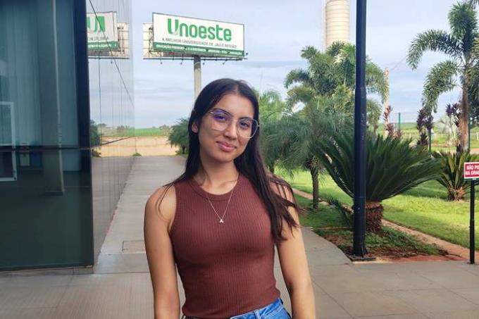 Ana Laura dos Ramos Frederigi escolheu o curso de Biomedicina no campus de Jaú