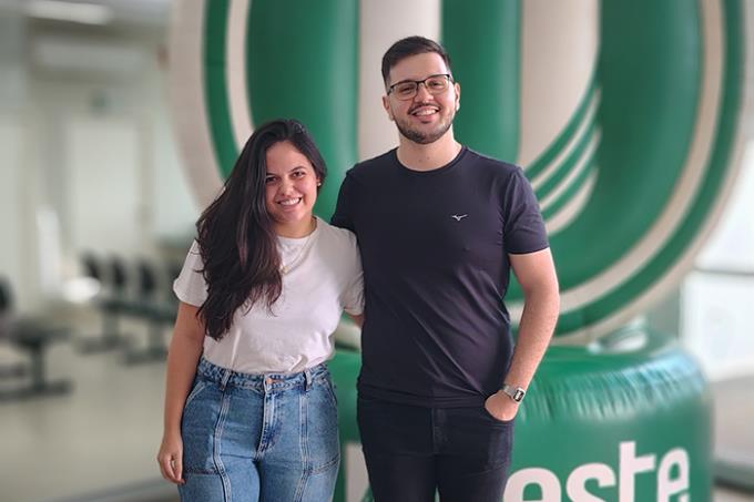 Júlia e João Henrique são alunos do 6º termo de Medicina