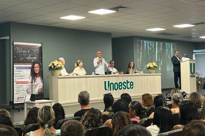 Guarujá realiza evento de acolhimento para educadores